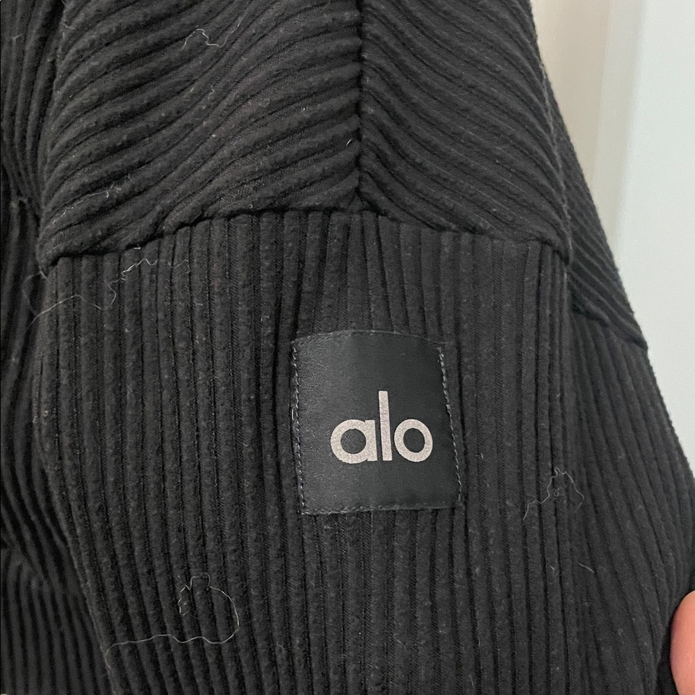 ALO Yoga Black Cropped Ribbed Hoodie - Picture 2 of 4